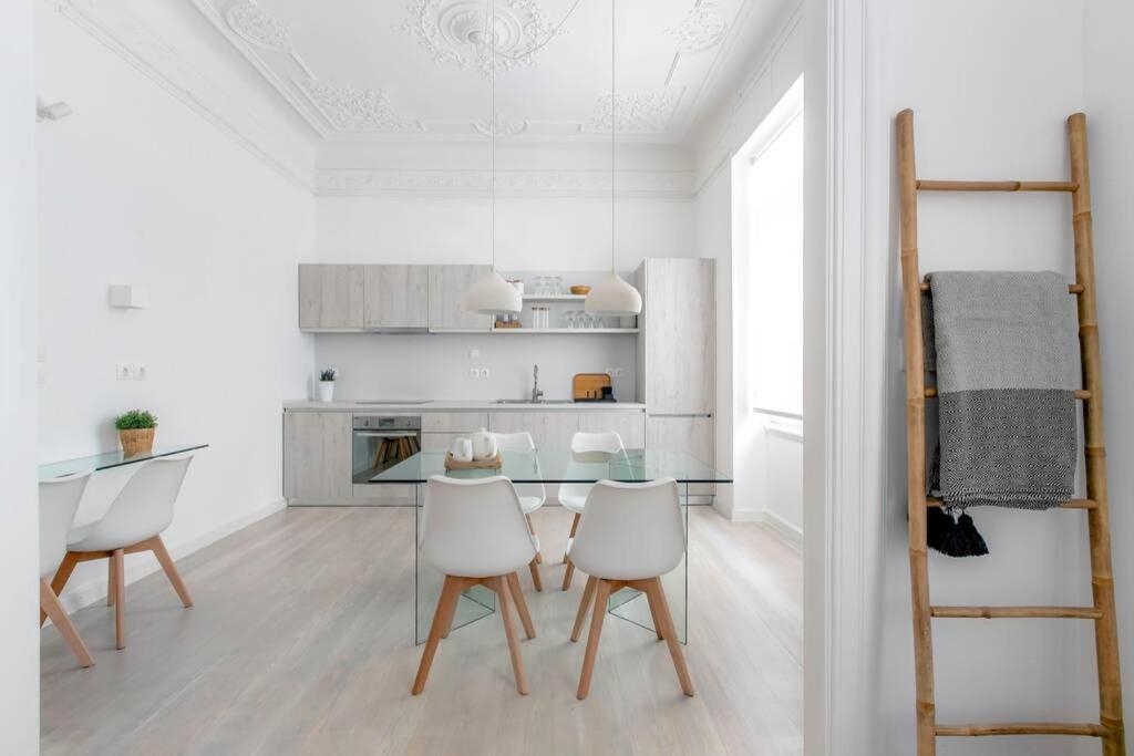 Athens Center Modern Apt In Art Nouveau Building Экстерьер фото