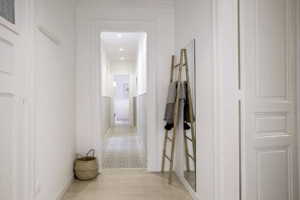 Athens Center Modern Apt In Art Nouveau Building Экстерьер фото