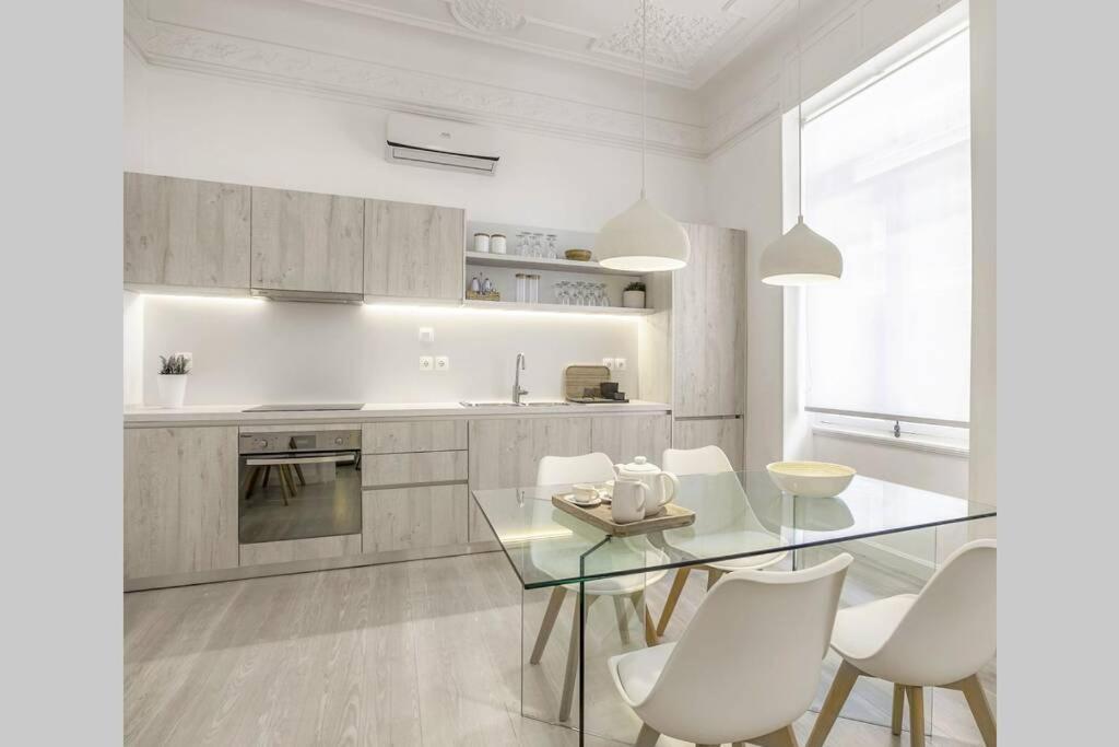 Athens Center Modern Apt In Art Nouveau Building Экстерьер фото